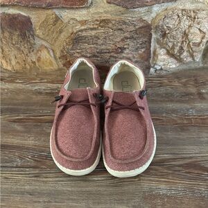 Hey Dude Wendy: Burgandy